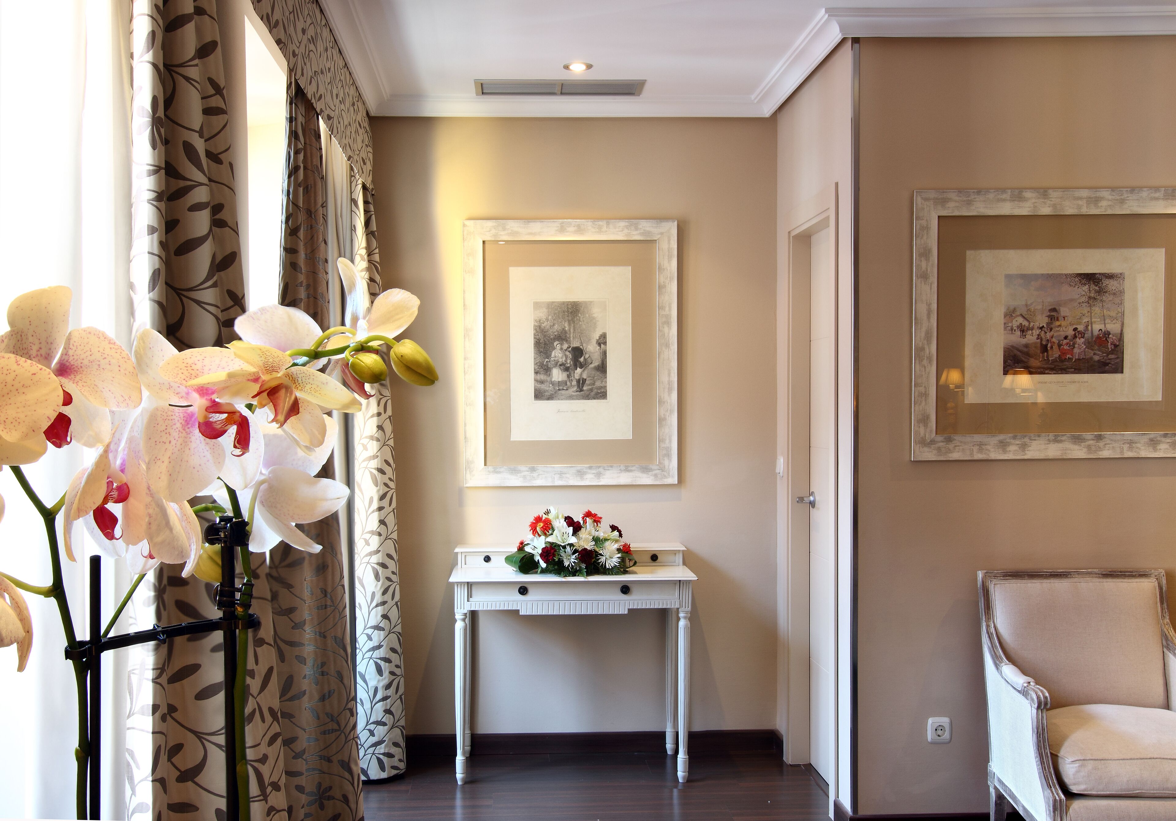 premium double room | minibar, in-room safe, desk, free wifi