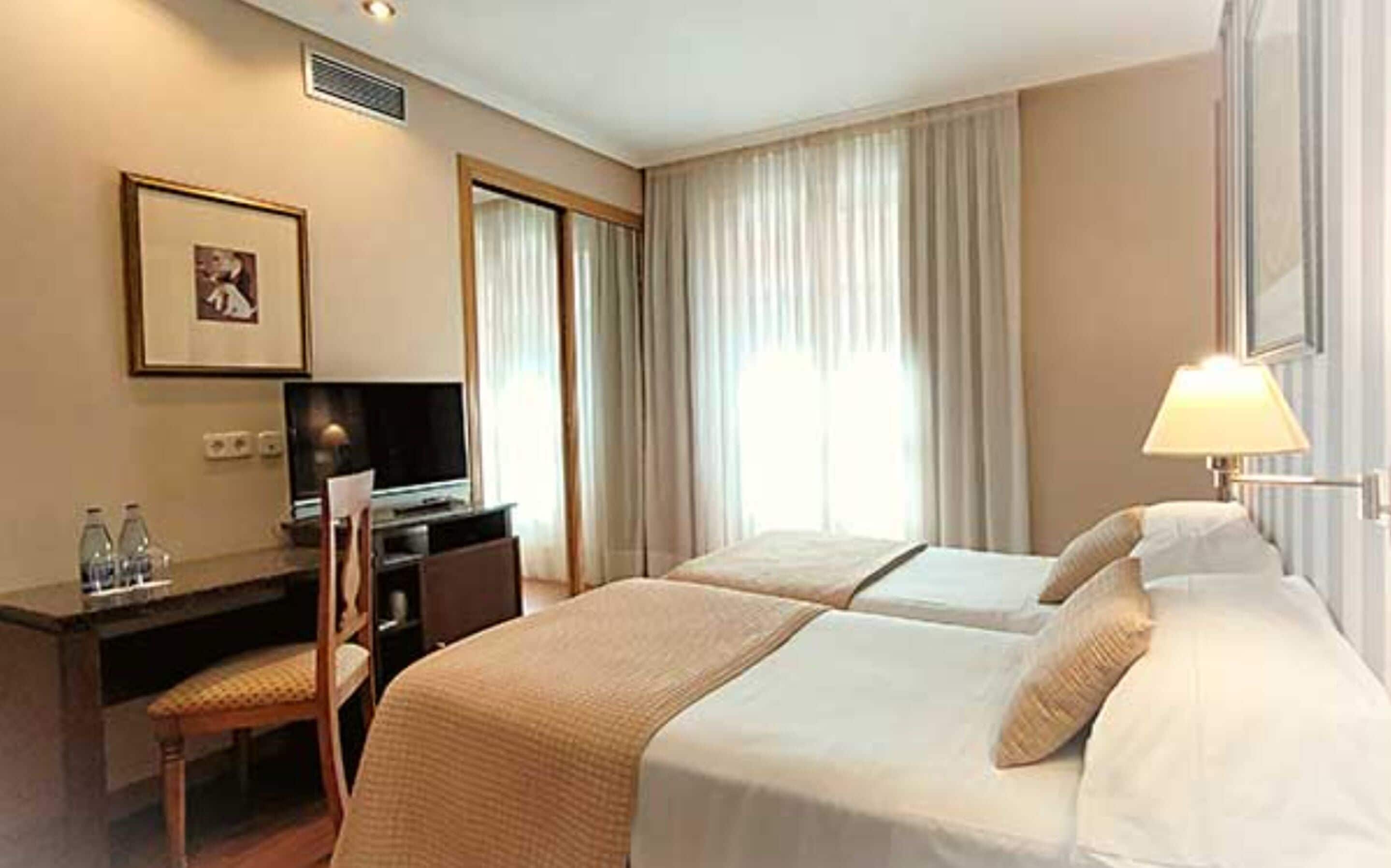 comfort double room | minibar, in-room safe, desk, free wifi