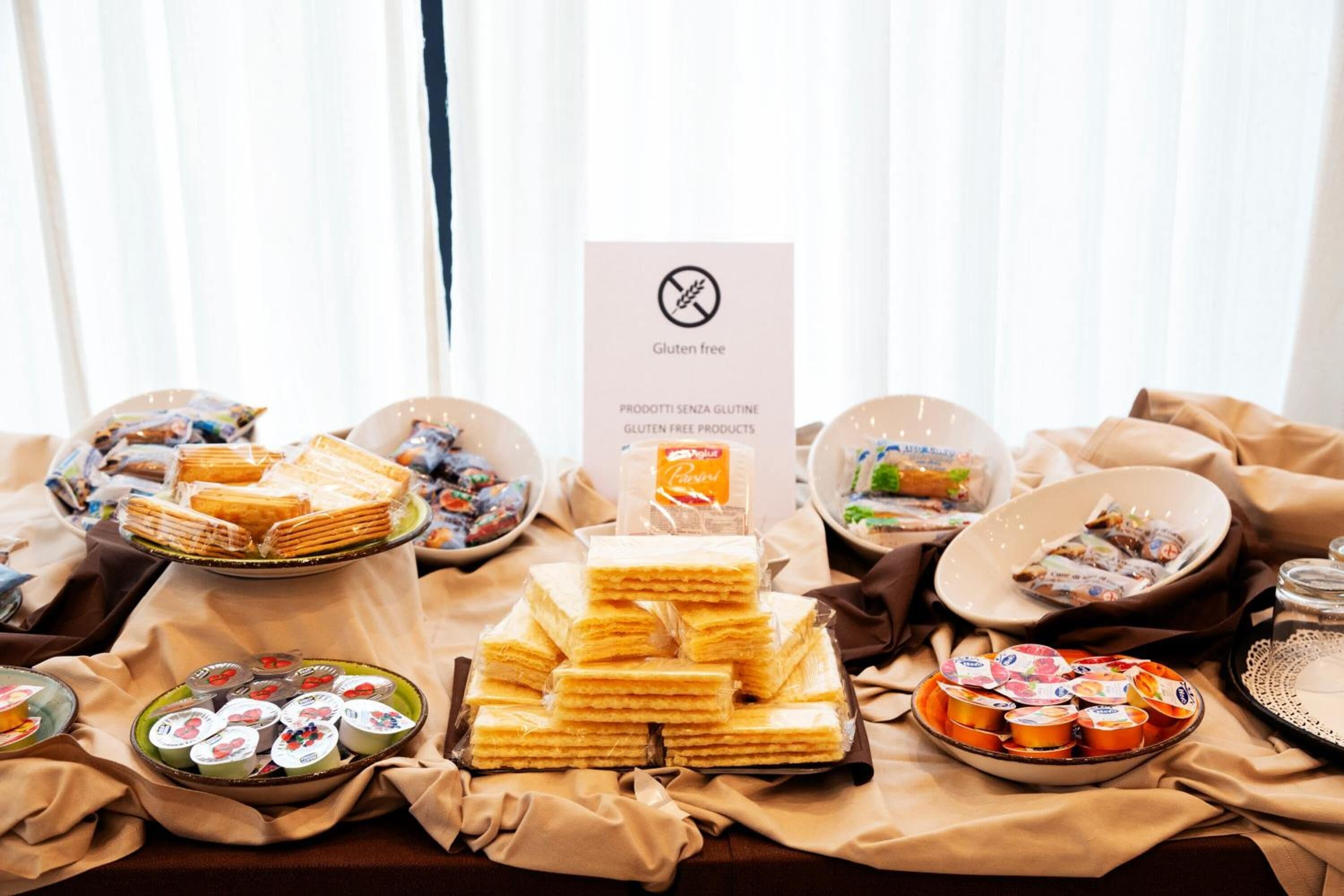 lunch and dinner served