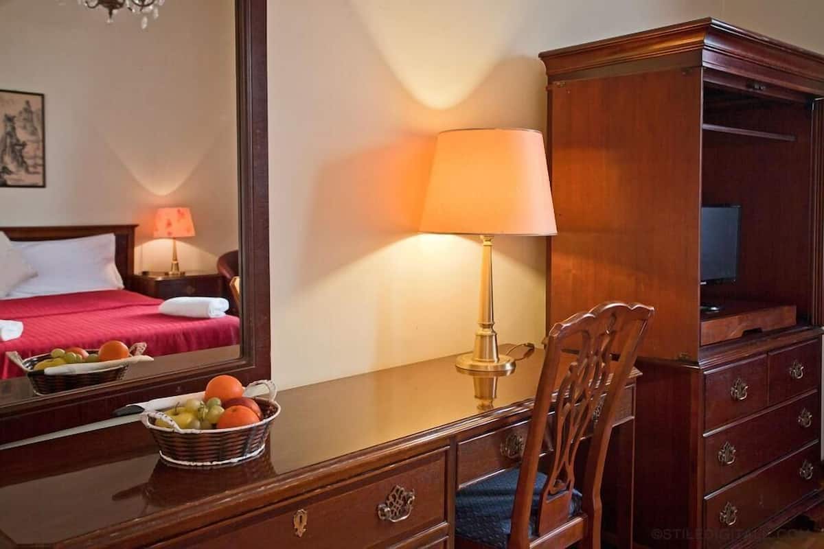 1 Schlafzimmer, Minibar, Zimmersafe, Schreibtisch