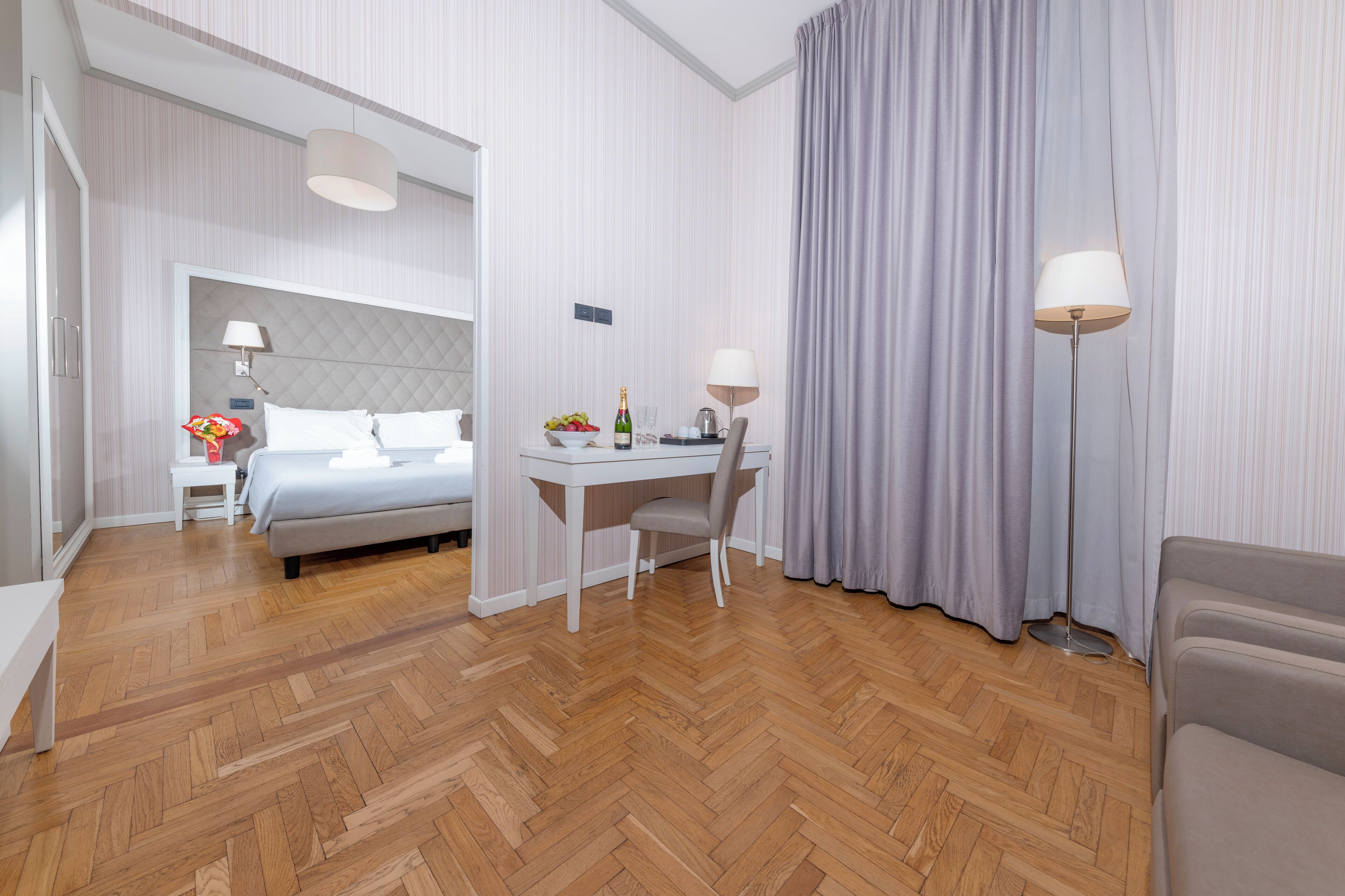 Triple Room | 1 bedroom, minibar, in-room safe, desk