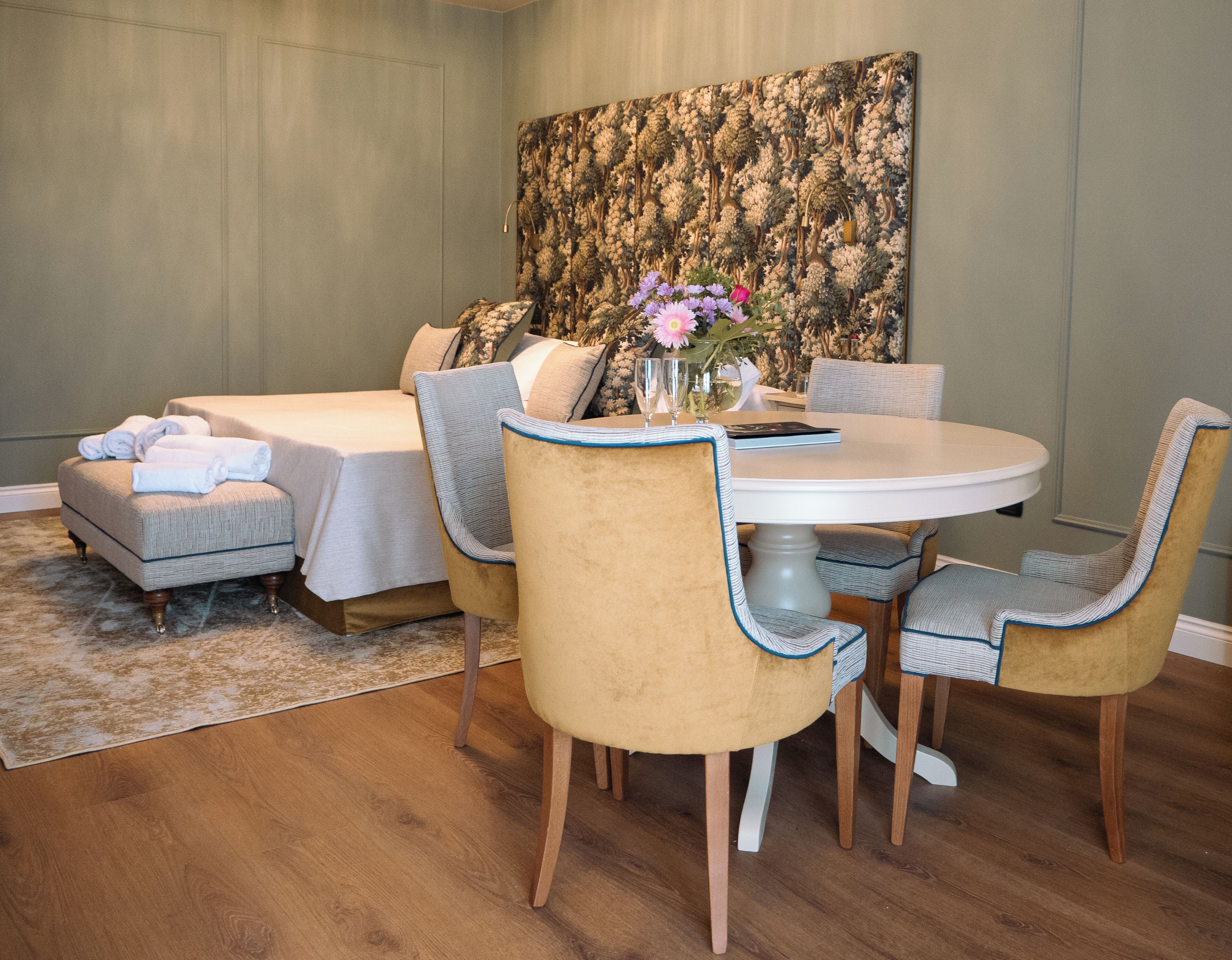 terrace suite | living area | 20-inch flat-screen tv with satellite channels, tv