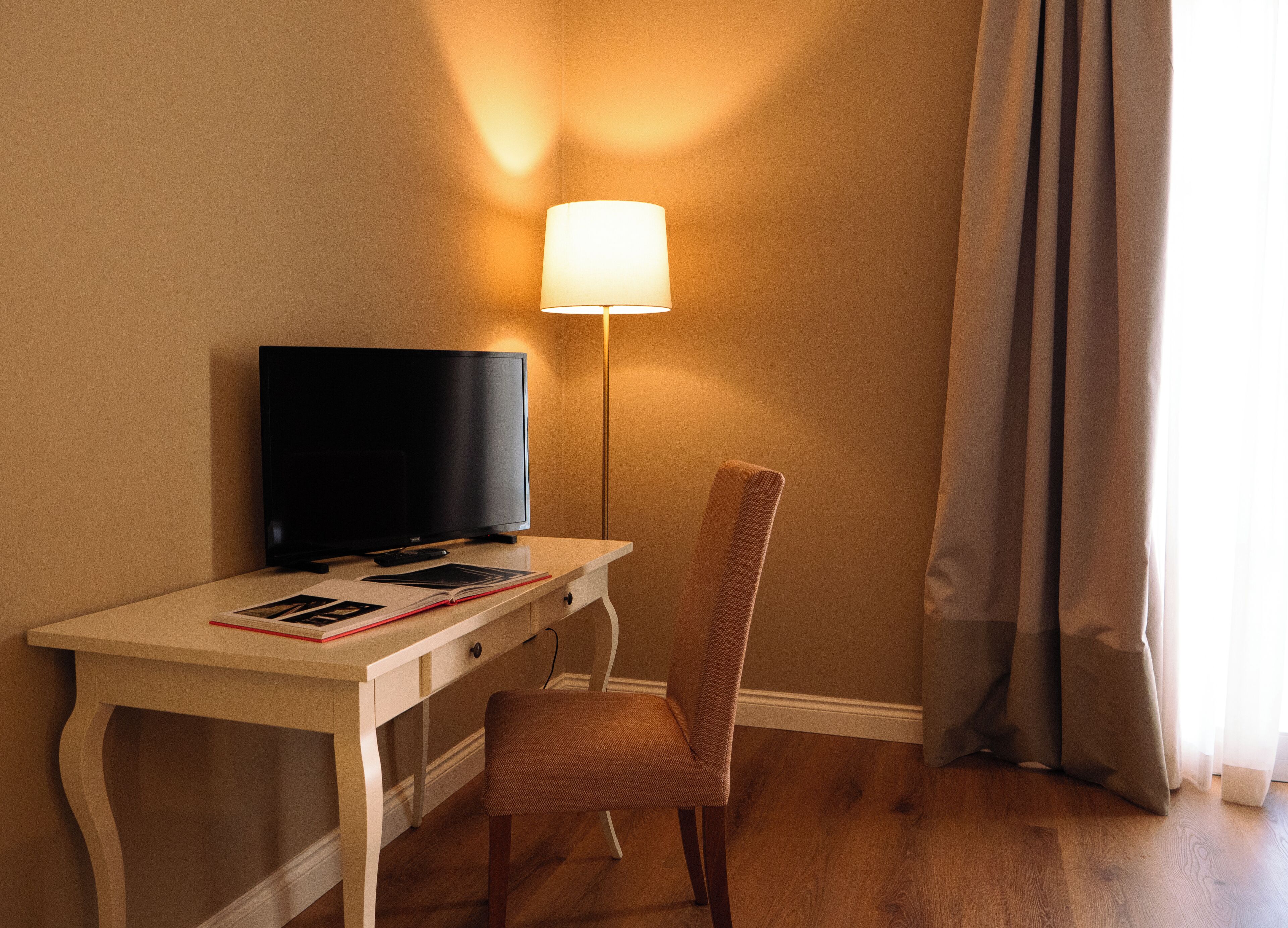 elegance deluxe room with view | 1 bedroom, minibar, in-room safe, desk