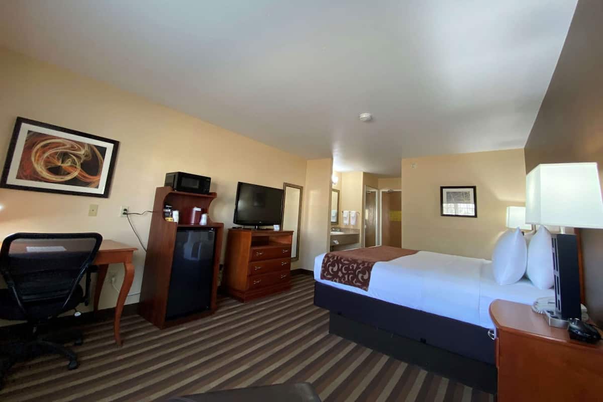 Escritorio y espacio para trabajar con laptop