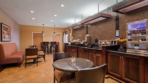 Free daily full breakfast  - Best Western Manhattan Inn (Manhattan)