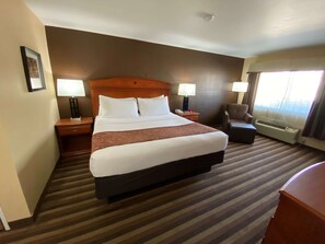Business Room, 1 King Bed, Non Smoking | Desk, laptop workspace, iron/ironing board, free WiFi - Best Western Manhattan Inn (Manhattan)