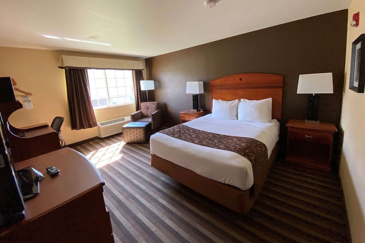 Escritorio y espacio para trabajar con laptop