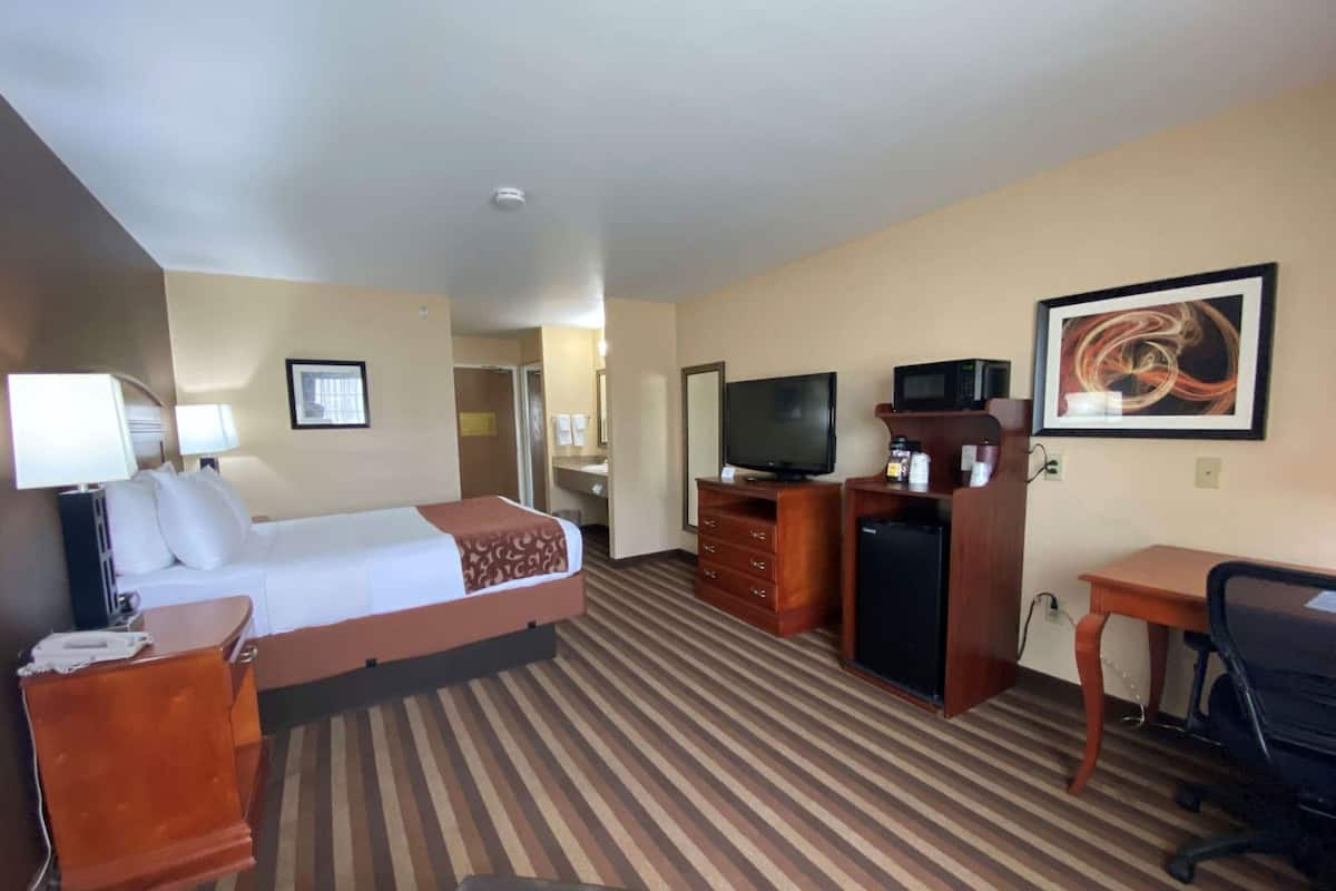 Escritorio y espacio para trabajar con laptop