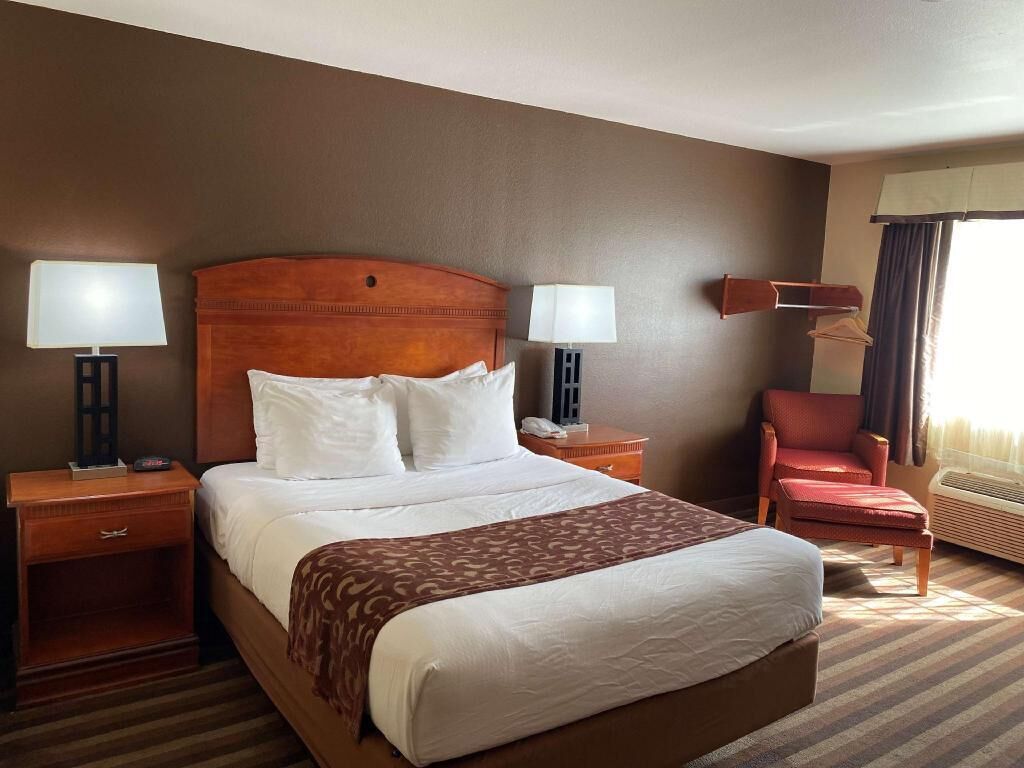 Escritorio y espacio para trabajar con laptop 