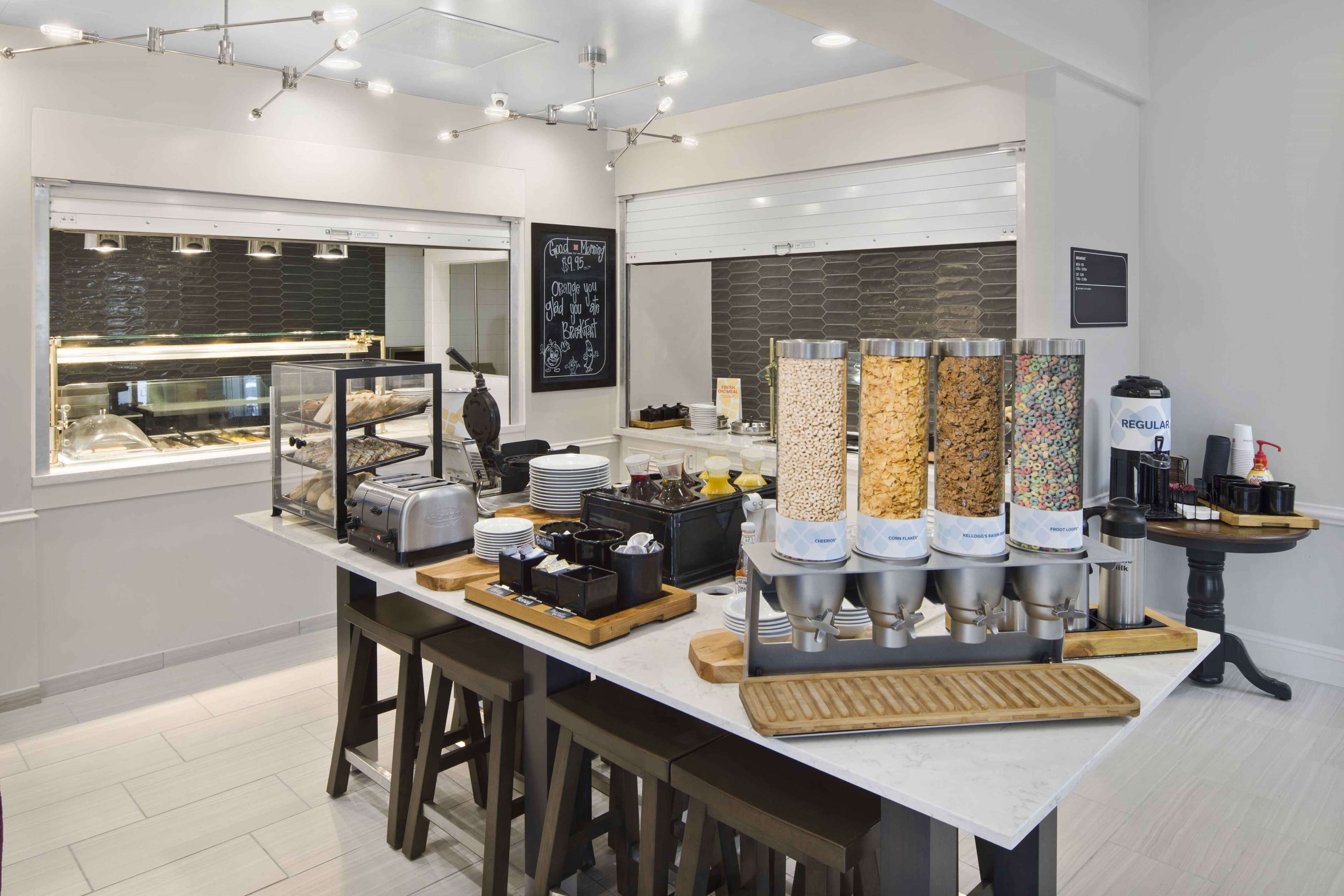 Petit déjeuner préparé sur commande (12.95 USD par personne)