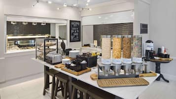 Tägliches nach Wunsch zubereitetes Frühstück (12.95 USD pro Person)