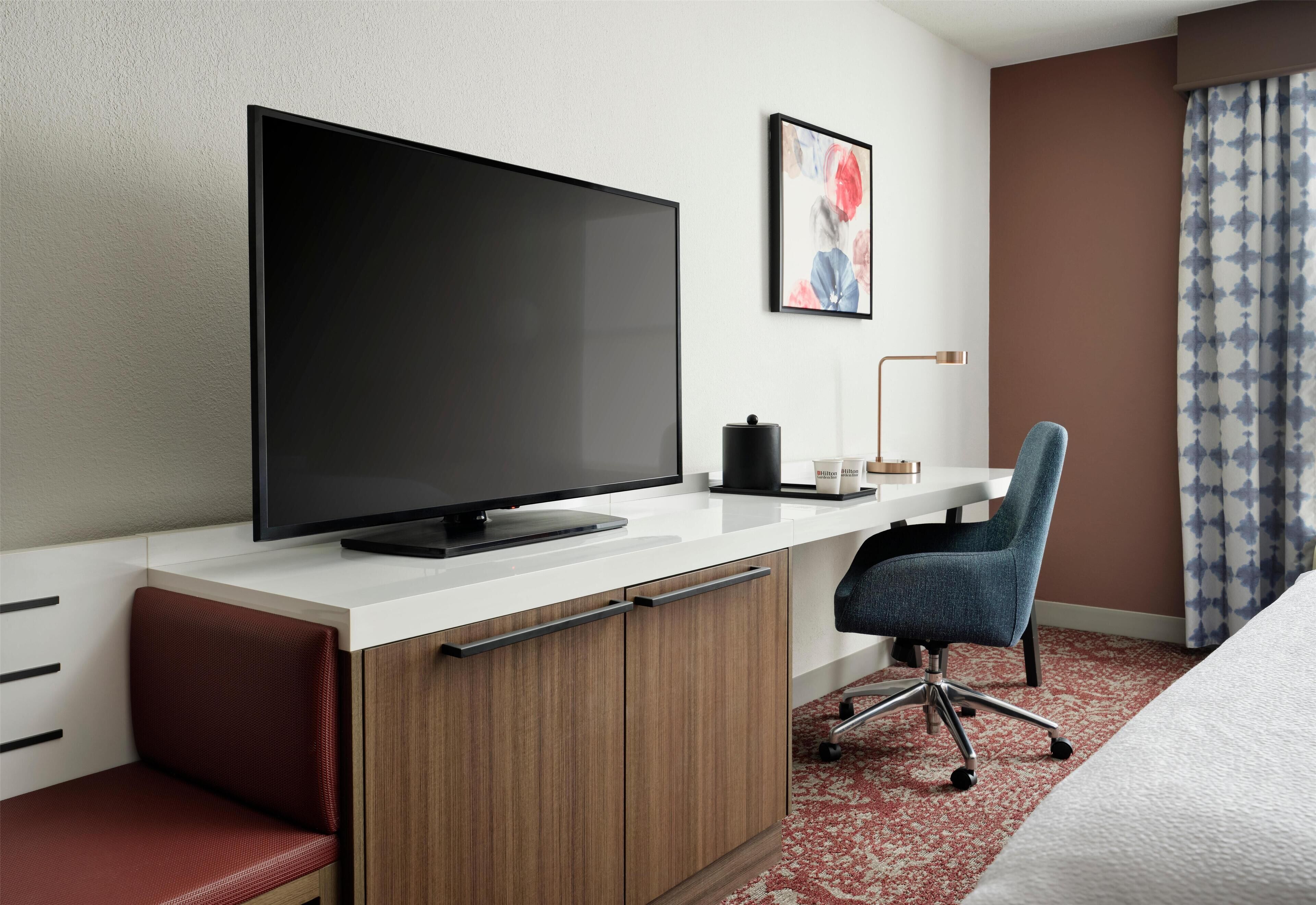 Minibar, in-room safe, iron/ironing board, free cots/infant beds