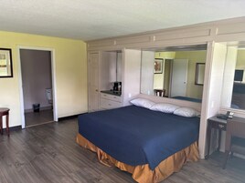 Decoración personalizada, muebles diferentes y wifi gratis 