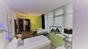 객실 내 금고, 책상, 암막 커튼, 방음 설비