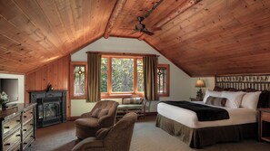Premium bedding, in-room safe, desk, blackout drapes - The Whiteface Lodge (Lake Placid)