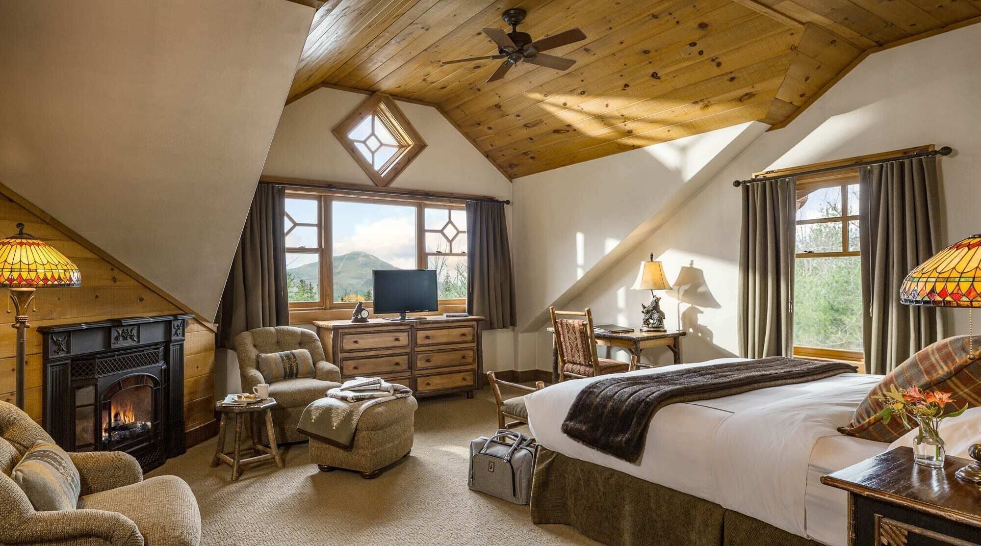 Suite, 3 chambres | Literie de qualité supérieure, coffres-forts dans les chambres, bureau