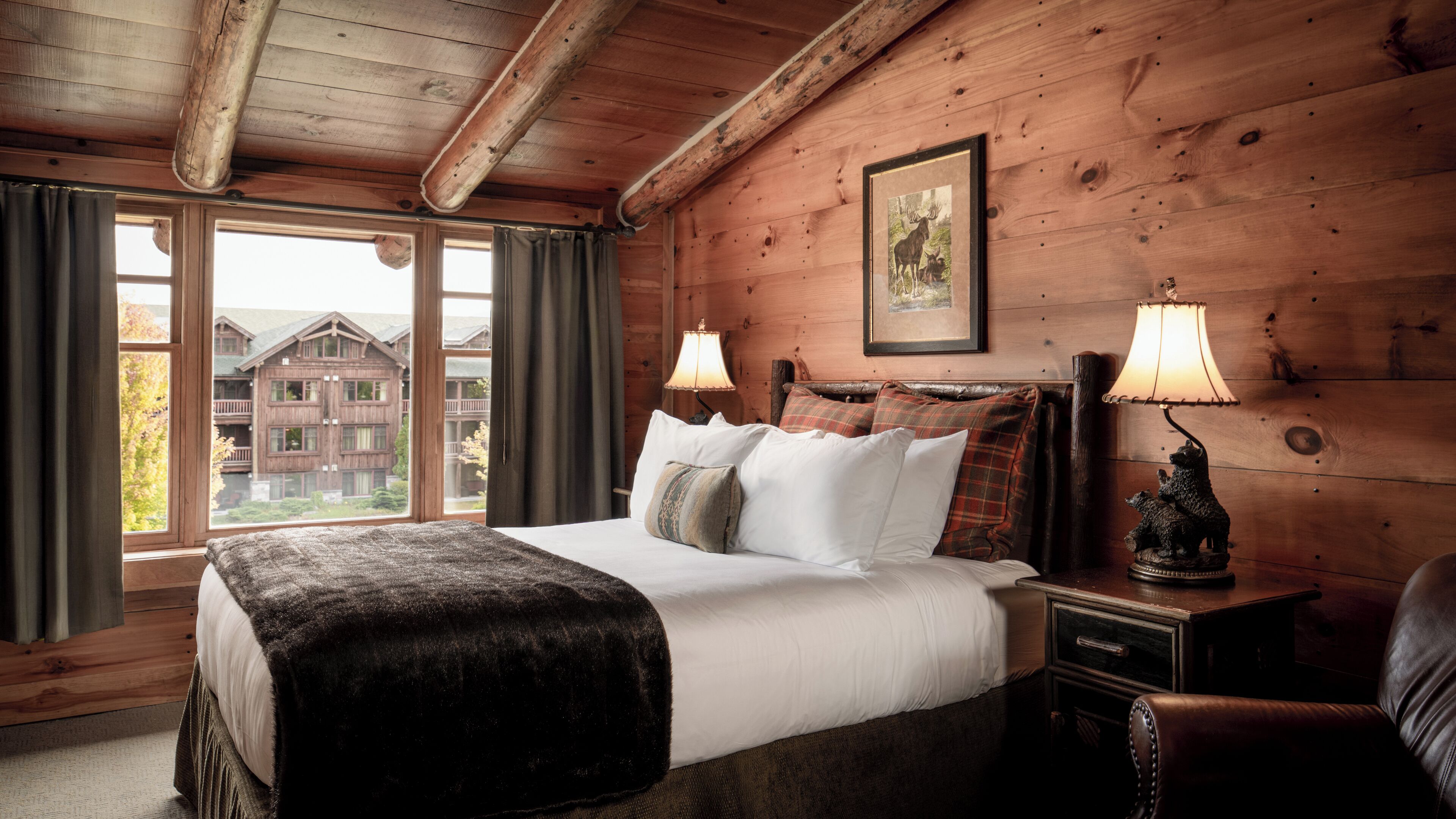 Premium bedding, in-room safe, desk, blackout curtains