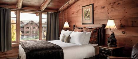 Peralatan tempat tidur premium, peti besi dalam bilik, meja