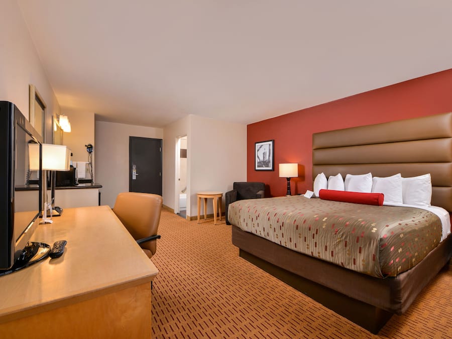 Standaard kamer, 1 kingsize bed | Luxe beddengoed, pillowtop-bedden, een bureau, een laptopwerkplek