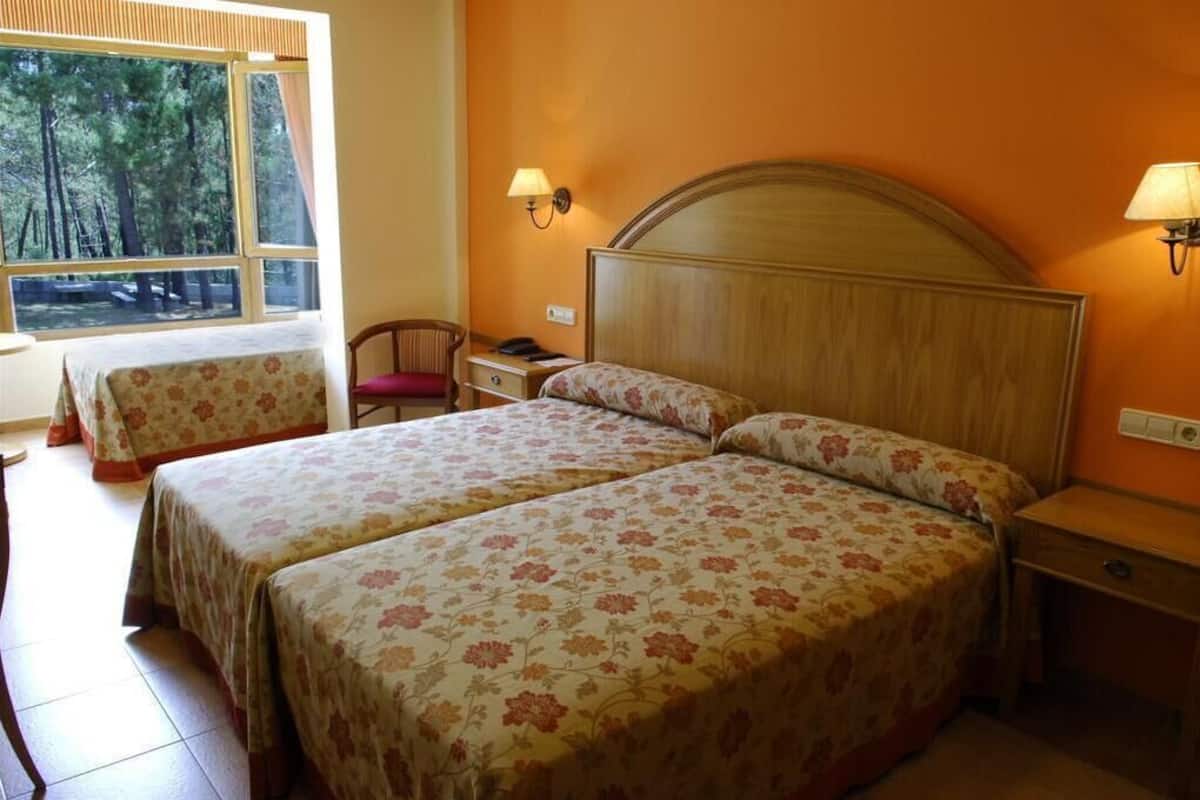 Minibar, in-room safe, desk, cribs (surcharge)