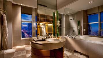 Executive Suite, 1 King Bed, Park View (Presidential Suite) | Bathroom | Separate tub and shower, deep soaking tub, rainfall showerhead