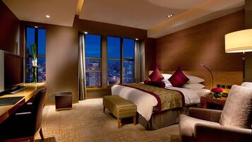 Executive-sviitti, 1 suuri parisänky, näköala puistoon (Presidential Suite) | 1 makuuhuone, ylelliset vuodevaatteet, untuvapeitot, minibaari