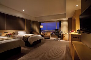 1 habitación, ropa de cama de alta calidad, cubrecamas y minibar 