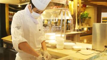 2 ravintolaa, joissa tarjoillaan aamiainen; kiinalainen keittiö