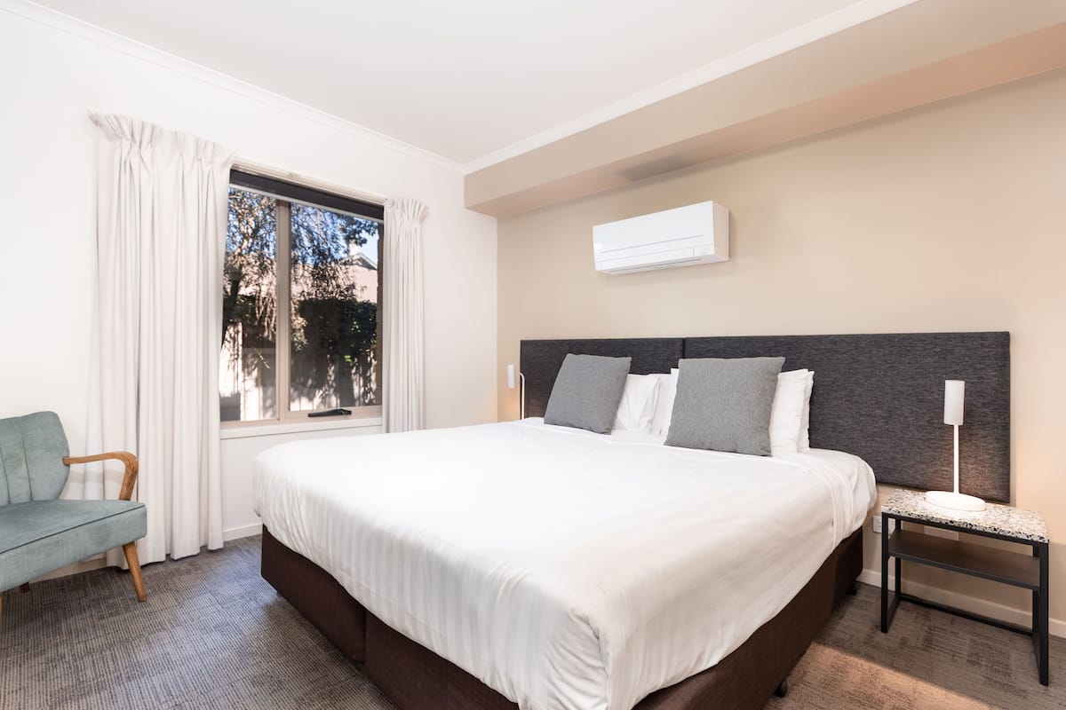 In-room safe, desk, soundproofing, iron/ironing board