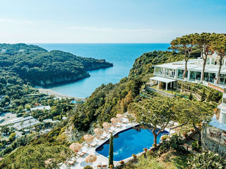 Indoor pool, 10 outdoor pools