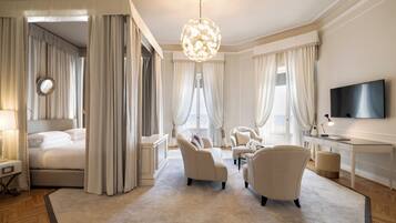 Suite, 3Â Schlafzimmer, Meerblick (Front) | Hochwertige Bettwaren, Daunenbettdecken, Pillowtop-Betten, Minibar