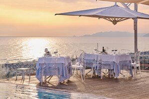 2 restaurantes; se sirven comidas 