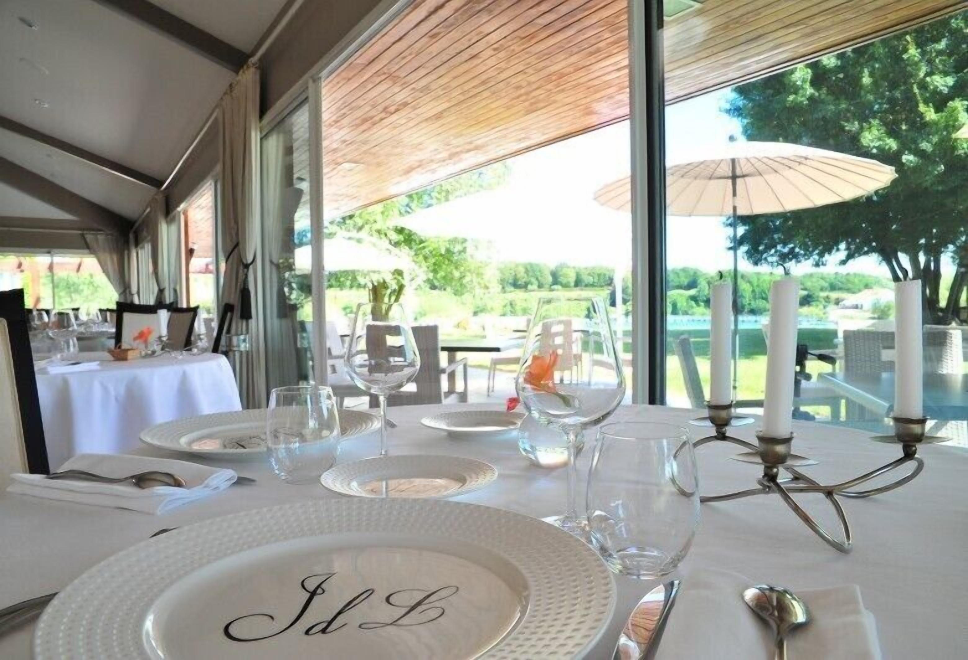 breakfast, lunch, dinner served; french cuisine