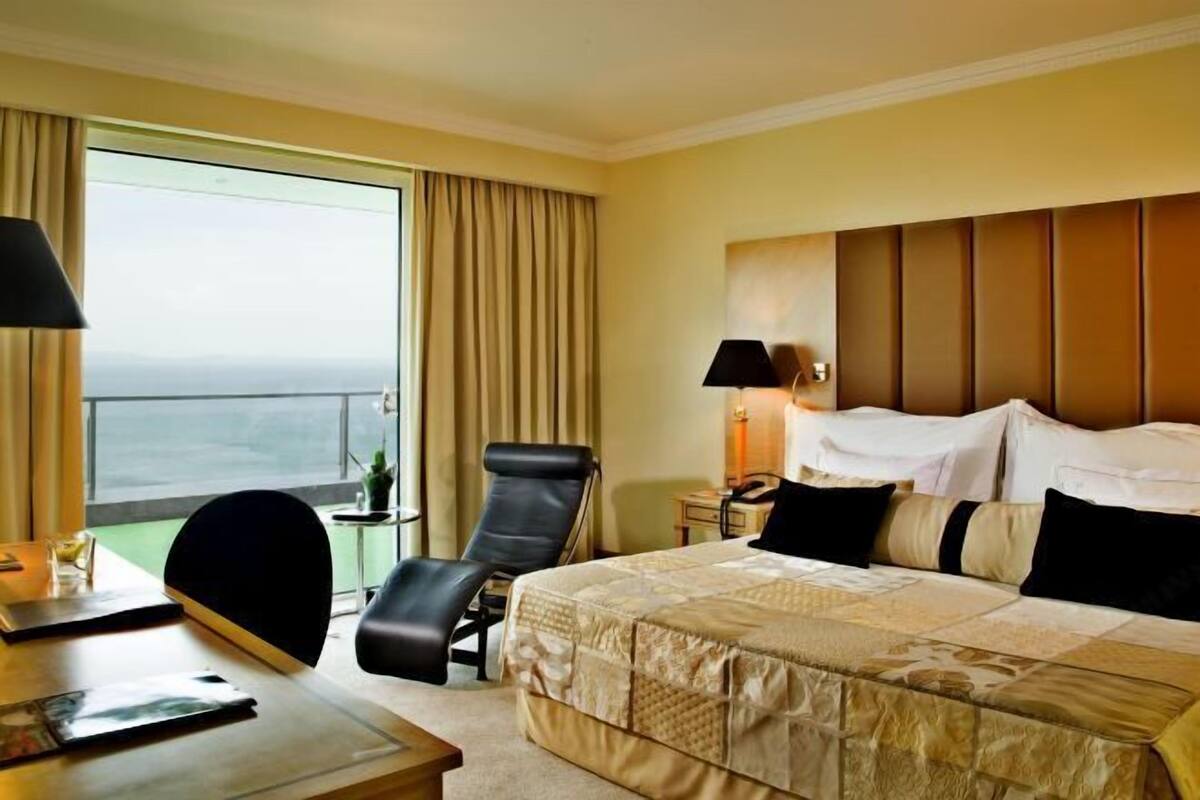 Free minibar items, in-room safe, desk, laptop workspace