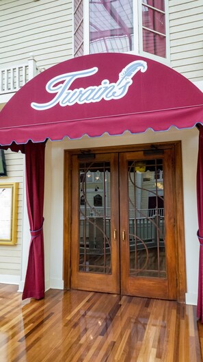 3 restaurants servant le petit déjeuner