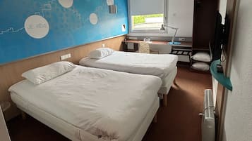 標準客房, 2 張單人床 | 手提電腦工作空間、隔音、熨斗/熨衫板、免費 Wi-Fi