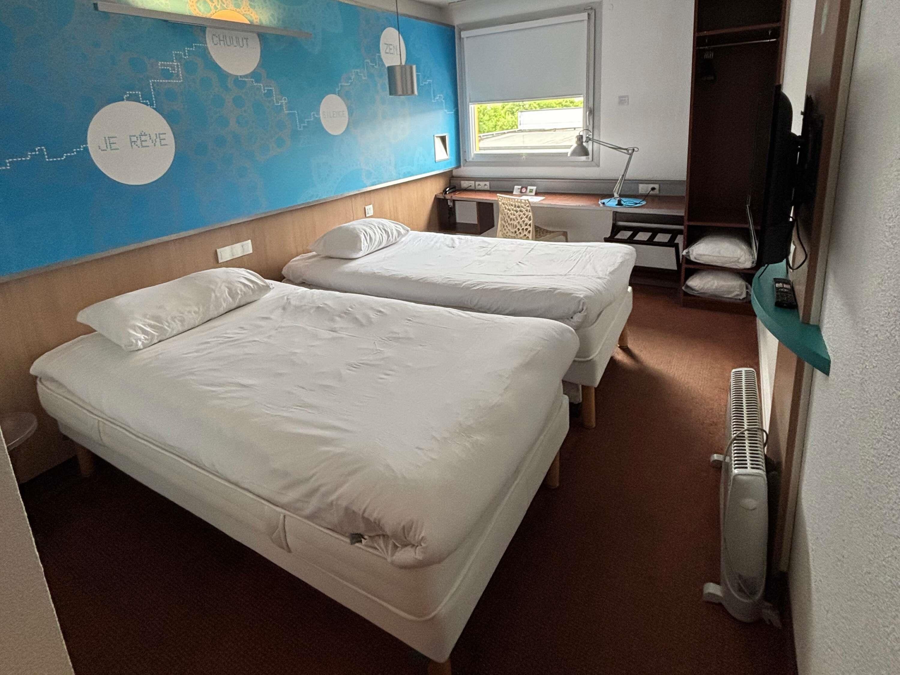 standard room, 2 single beds | laptop workspace, soundproofing, iron/ironing board, free wifi