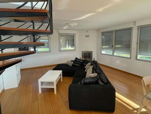 Appartement, 2 chambres, cuisine | Espace de travail pour ordinateur portable, chambres insonorisées