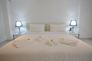 Two-Bedroom Apartment | In-room safe, desk, blackout drapes, iron/ironing board - Siam Palm Residence (Patong)