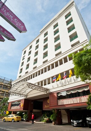 Porch - Silom City Hotel (Bangkok)