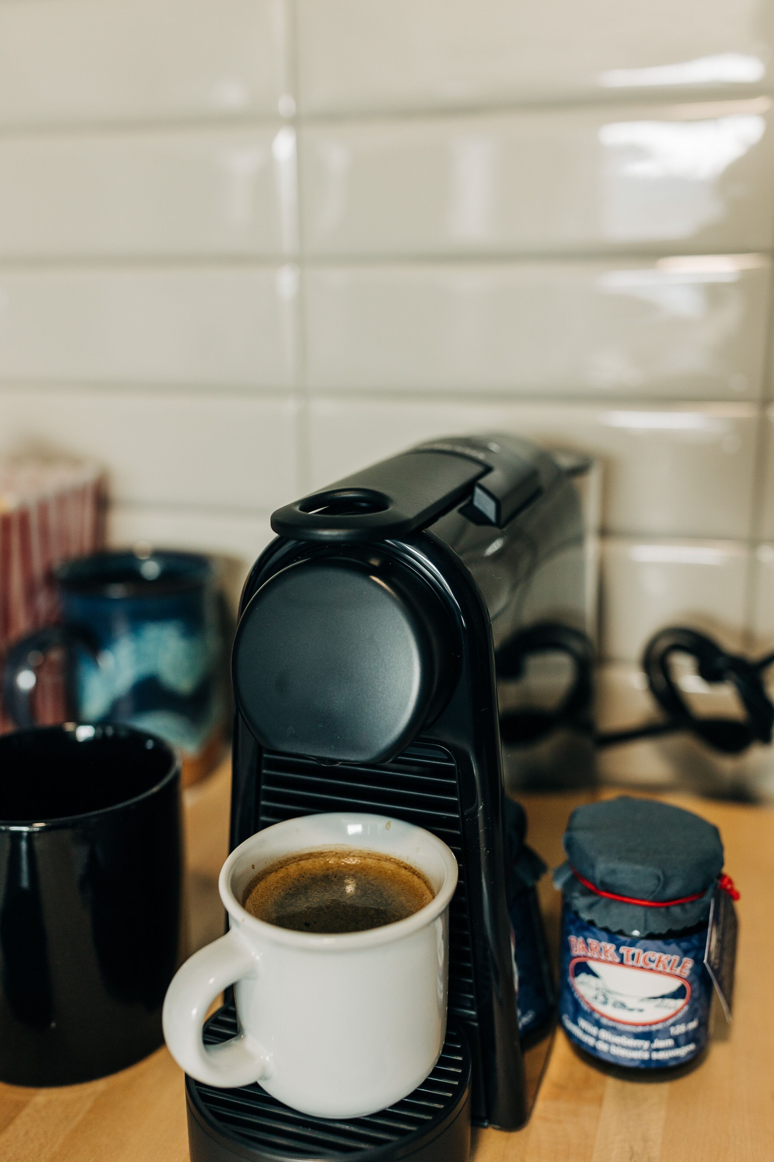 fridge, coffee/tea maker