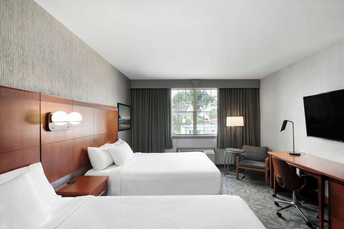 1 bedroom, premium bedding, pillow-top beds, desk