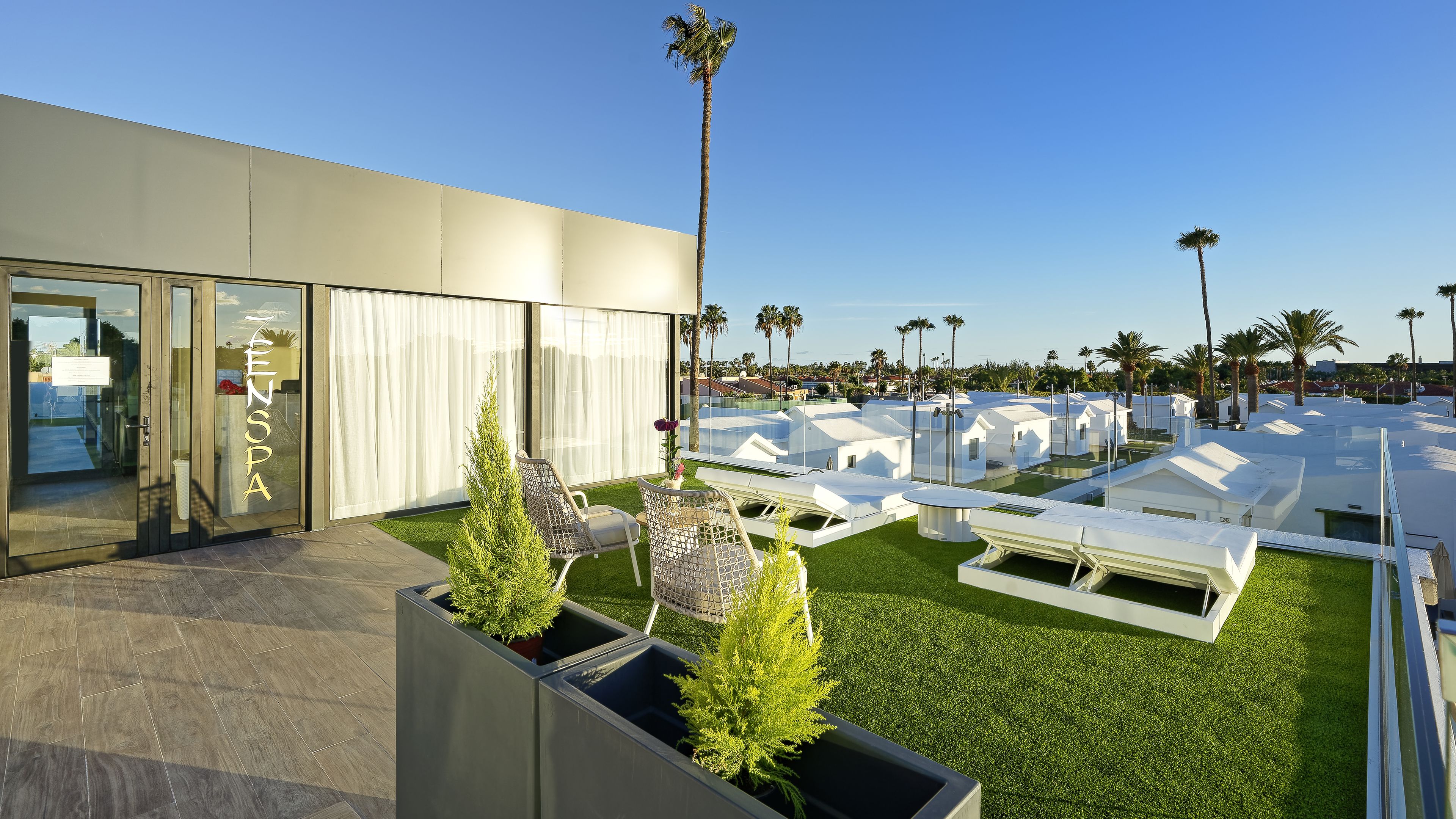 Sauna, Whirlpool, Dampfbad, Körperbehandlungen, Sportmassagen