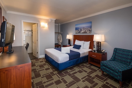 Desk, laptop workspace, iron/ironing board, free WiFi