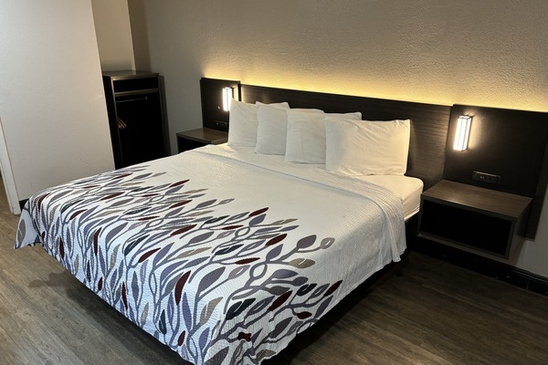Desk, blackout drapes, free WiFi, bed sheets