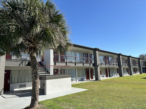 Red Roof Inn Wildwood, FL - The Villages
