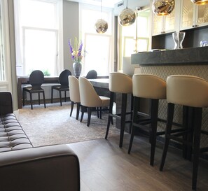 Bar (on property) - Apple Inn Hotel (Amsterdam)