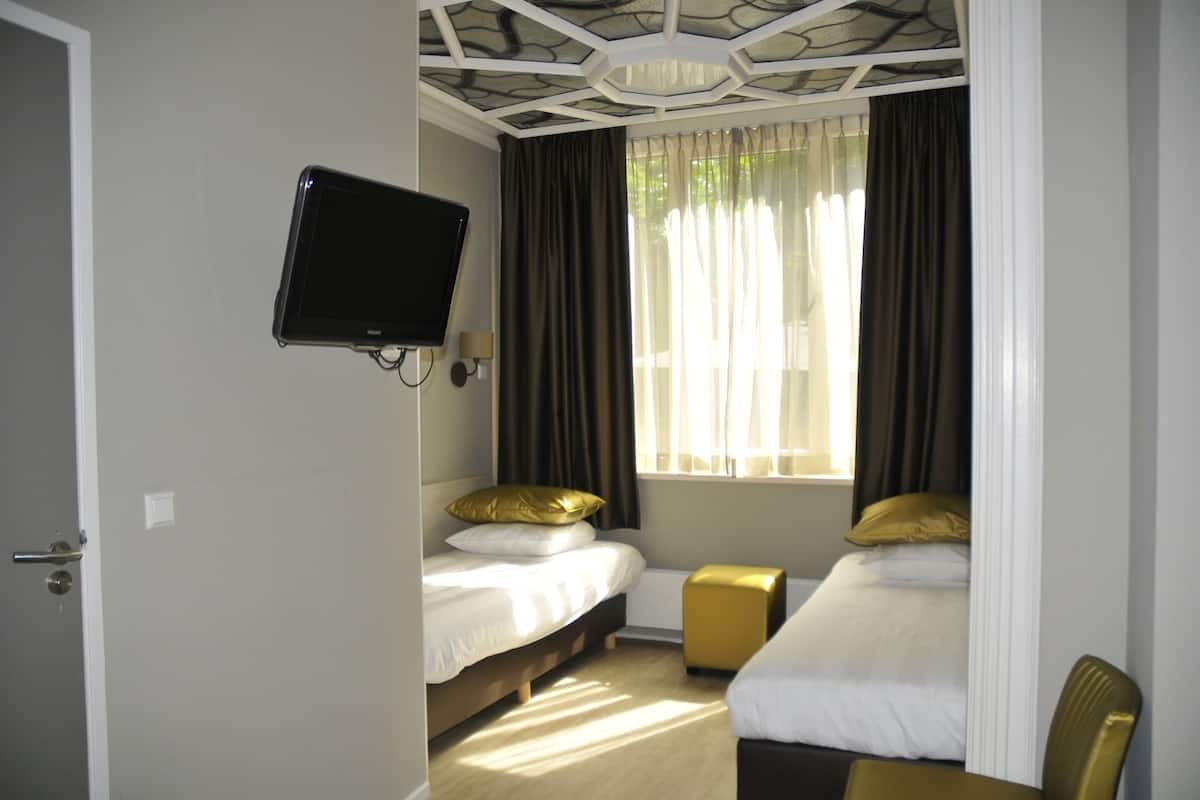 Kamar Twin Klasik | Brankas, setrika/meja setrika, dan tempat tidur bayi gratis