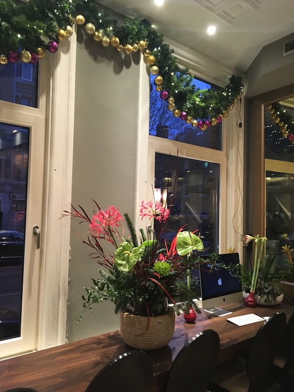 Interior entrance - Apple Inn Hotel (Amsterdam)