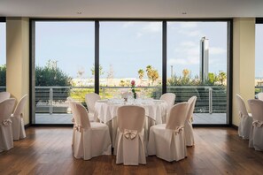 Ontbijt, serveert lunch, diner, Italiaanse gerechten, stranduitzicht 